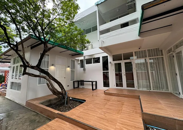 Em Home Sukhumvit Bangkok - Near Terminal 21, Em District Malls, Bts And Mrt Lines