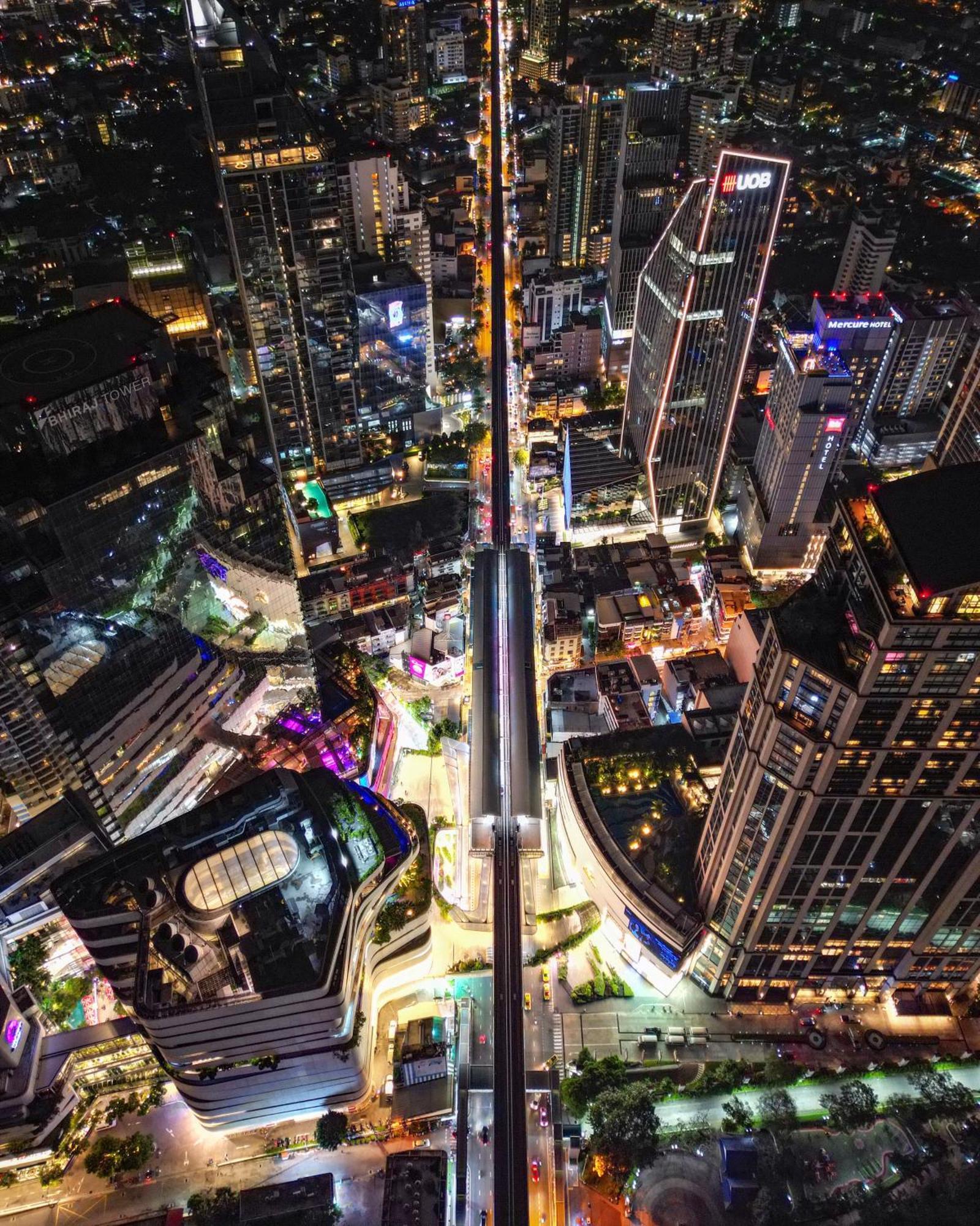 מלון Em Sukhumvit - Near Terminal 21, Em District Malls, Bts And Mrt Lines בנגקוק